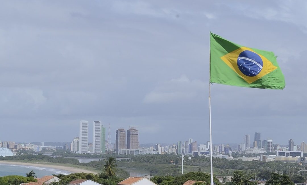 Bandeiras dos Estados do Brasil: significado, data e origem